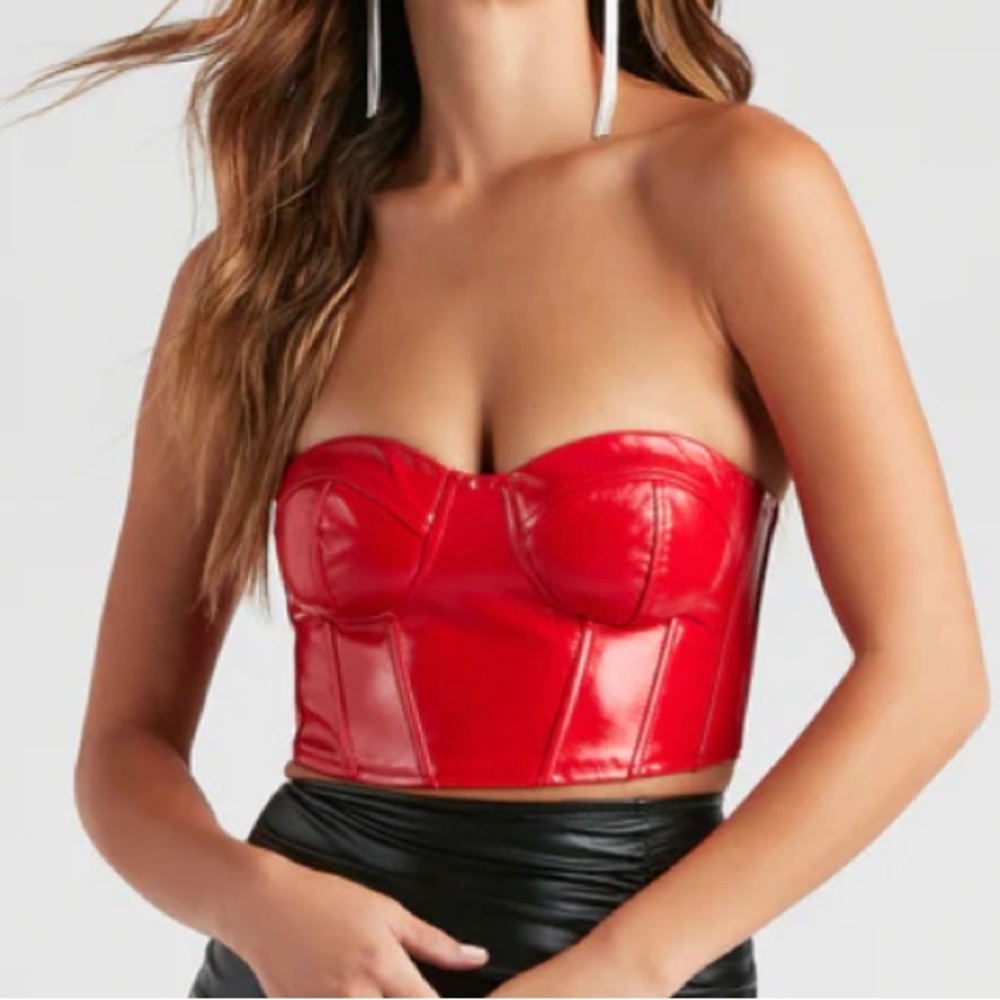 Red leather corset size M